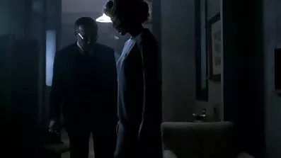 ប៍នតង់ដេ fucked យ៉ាងខ្លាំងនៅក្នុងលាដោយ dildo និងន្លឹ