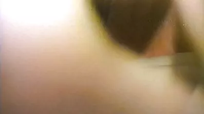 ទាញ horny ជល់និង cumshot ក្មេងស្រីក្នុងលាអ៊ឹម