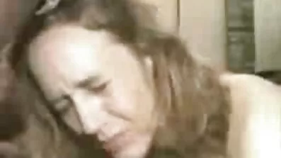 នៅលើតារាងសួនច្បារ fucked ប៍ននៅក្នុងសុដន់
