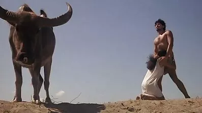ងជាង doggy រចនាប័ទ្មនិង masturbated រន្ធដ៏ស្រស់ស្អាតរបស់នាង
