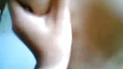 ការមានអារម្មណ៍រីករាយ Fucked លាដ៏ស្រស់ស្អាតប៍នតង់ដេ