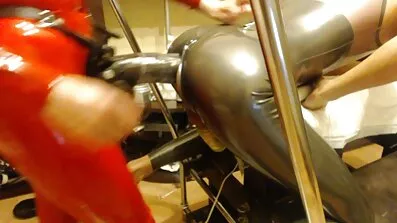 Fucked ស្រាវជ្រាវនៅលើការហៅខាងស្ដាំនៅក្នុងរន្ធខាងក្រោយ