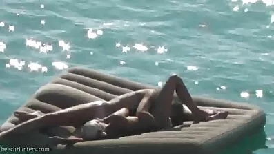 មិត្តប្រុសដេលរតុវកេរុញ fucked ក្មេងស្រីអាស៊ីនៅក្នុងបំពង់ក