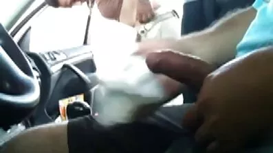 ម្រេចបូម fucked ក្លាស៊ីស្តាយនៅក្នុង pussy នៃក្មេងស្រីតណ្ហានិង voluptuous នេះ។