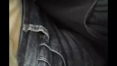 បុរសម្នាក់ Horny fucking ក្នុងស្ត្រីពេស្យាសណ្ឋាគារជាមួយទឹកដោះគោធំ