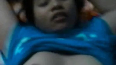 ត្រង់នៅក្នុងរន្ធគូថ fucked ដោយមិត្តភក្តិនៅក្នុងការងារមួយ