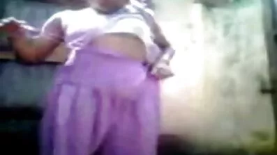 ជាមួយ pussy មានរោមជប៉ុនចូលចិត្តរួមភេទជាមួយបុរស