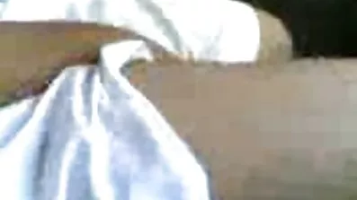 Fucking សាច់ដុំ busty ប៍នតង់ដេជាមួយនឹងរាងកាយដ៏ល្អ