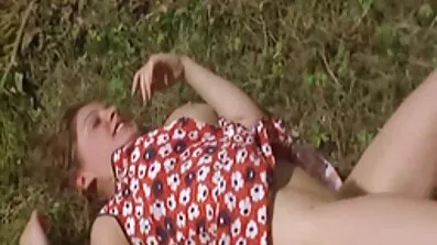 Fuck រន្ធមានរោមរបស់ក្មេងស្រីដ៏ស្រស់ស្អាត