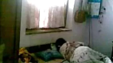 ផ្នែក Hunk និង fucked នៅក្នុងលាដោយ boner រឹង។