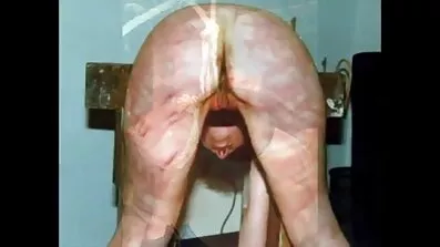 រំភើប striptease ផងដរបត់ជើងនៅលើ Kukan ធំរបស់នាង