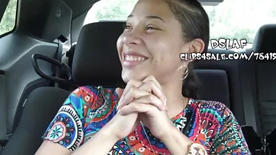 Poked មួយ pussy រអិលនៅលើ boner ដ៏ស្រស់ស្អាត