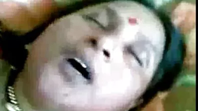 Busty ត្រូវចំណាយពេលមួយលិង្គយូរណាស់នៅក្នុងមាត់របស់នាង