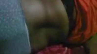 Fucked ក្មេងស្រីម្នាក់នៅអាស៊ីប្រាក់បាញ់នៅក្នុងរន្ធមួយដែលអាចចូលដំណើរការបាន