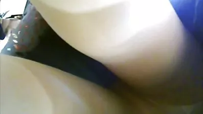 ក្មេងស្រី ragazza Curvy បានចុះចាញ់ទៅជាមួយបុរសម្នាក់ស្គមស្គាំង