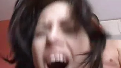 រន្ធផ្អែមពីរនៃ fucks macho មួយពុំចេះរលត់