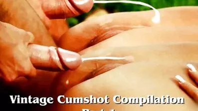 Busty ស្ម័គ្រចិត្ត fucking បុរសម្នាក់ម្រាមដៃខ្លាំង