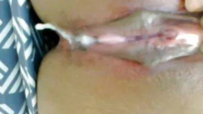 ក្រុម Super-fucking-brunette ក្តៅ pleases មិត្តភក្តិជាមួយបំពង់កជ្រៅ
