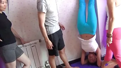 ព្រះនាងប៍ន fucked ដោយ upskirt ធំ